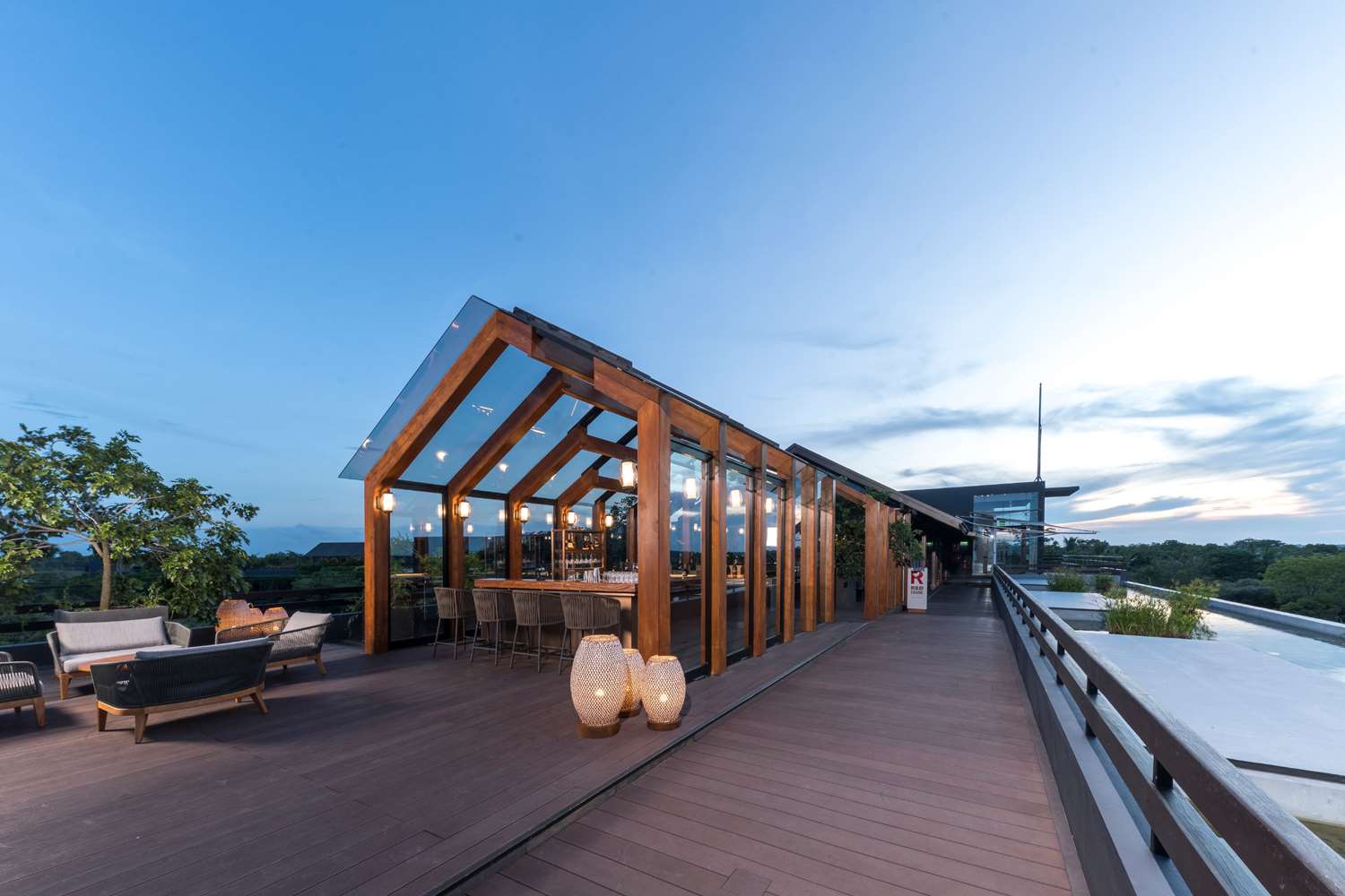 Фото DoubleTree by Hilton Weerawila Rajawarna Resort