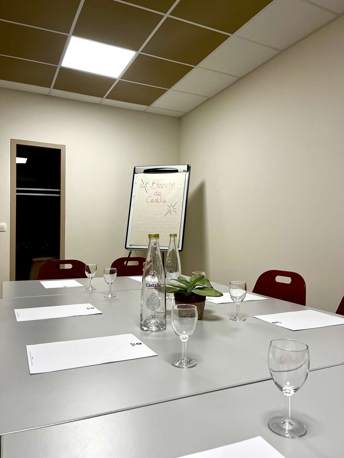 Фото Best Western Blanche de Castille Dourdan