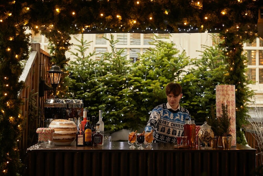 Фото The Montague On The Gardens by Red Carnation Hotel Collection