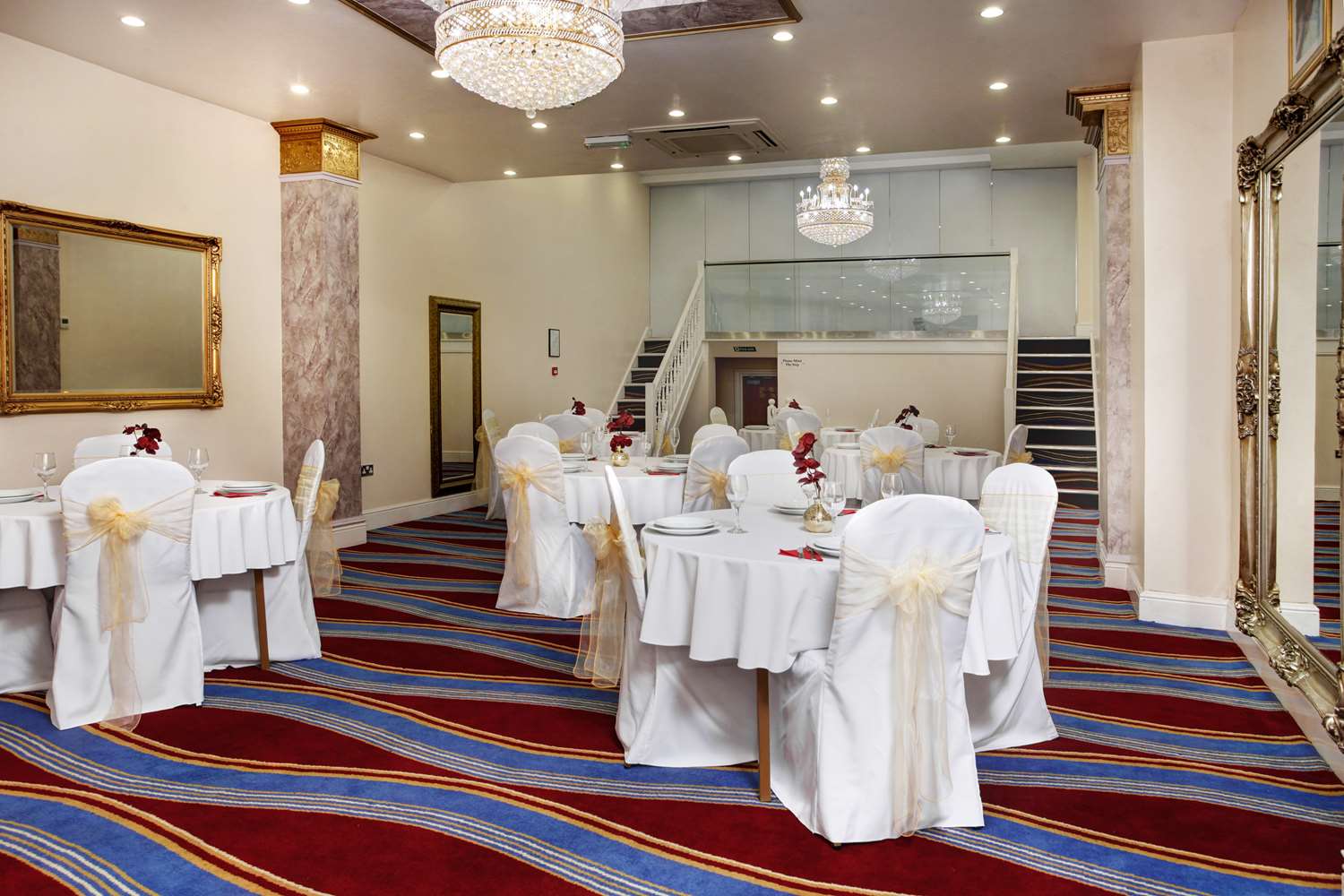 Фото Best Western Greater London Hotel