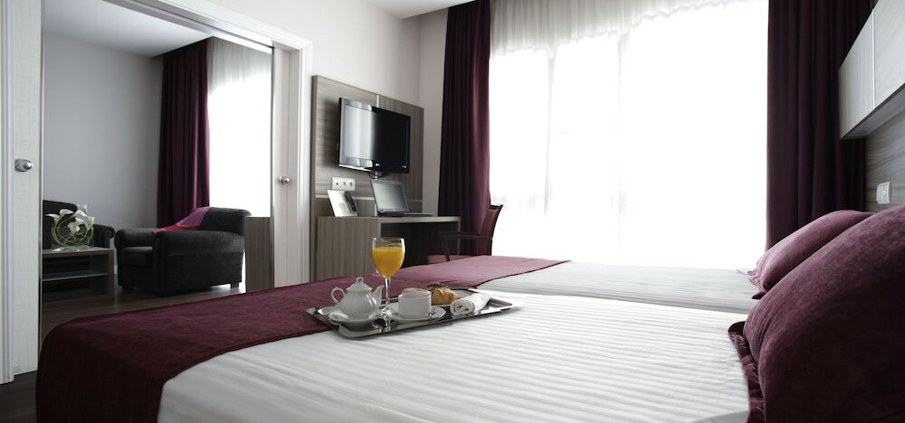 Фото Hotel Serrano by AA Hoteles