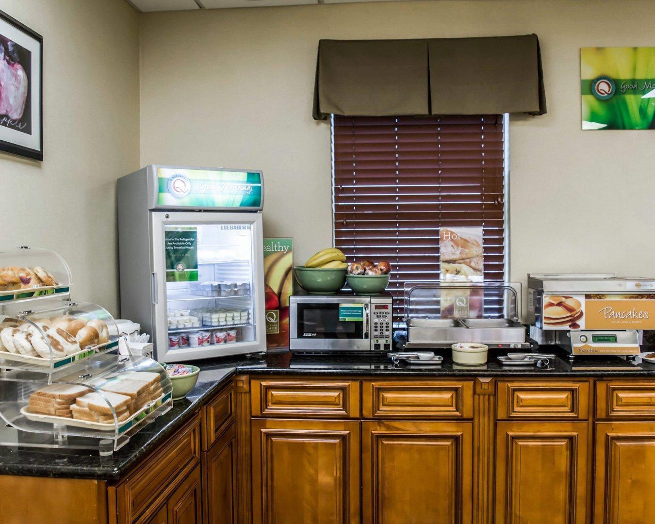 Фото Quality Inn Airport - Cruise Port