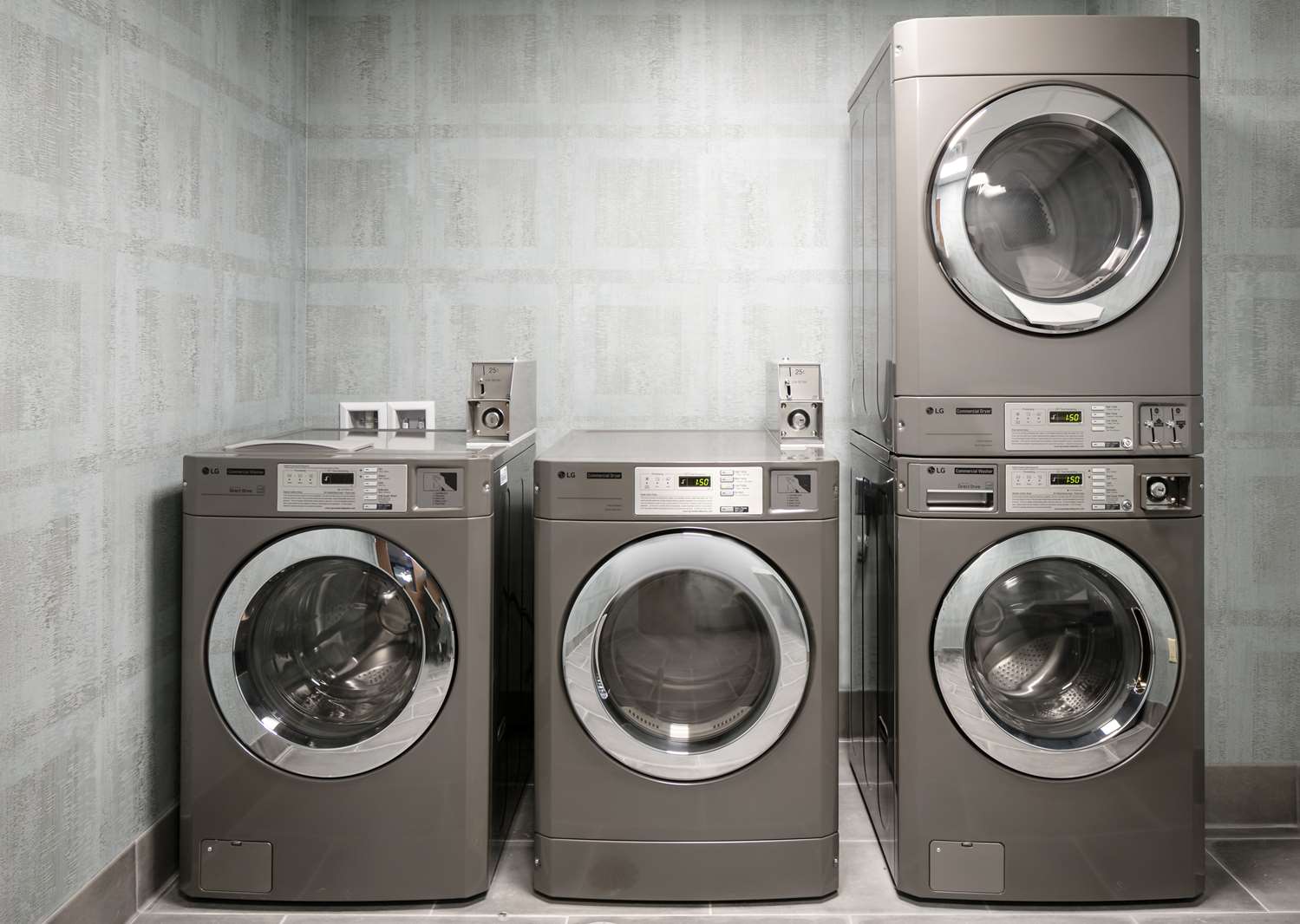 Фото Hilton Garden Inn Iowa City Downtown University