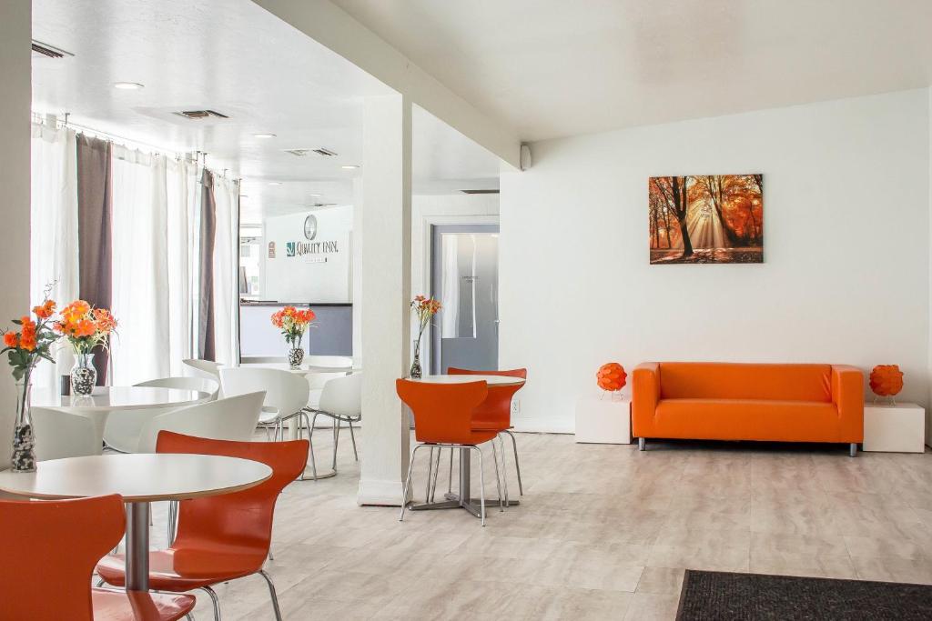 Фото Red Roof Inn Tucson Downtown – University