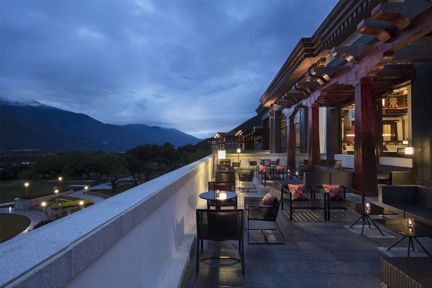 Фото Hilton Linzhi Resort