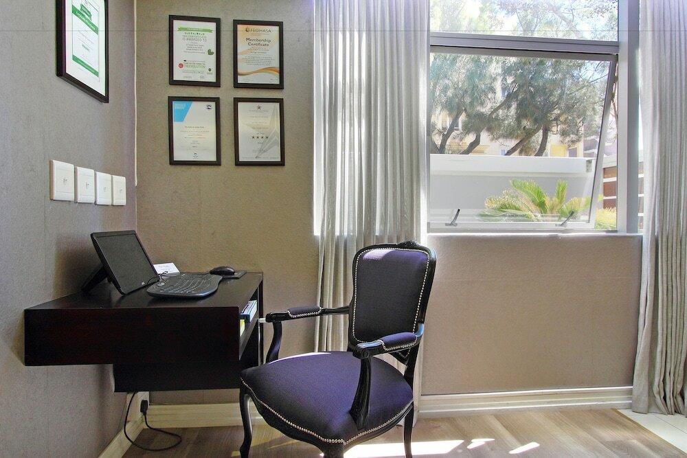 Фото The Hyde All-Suite Hotel