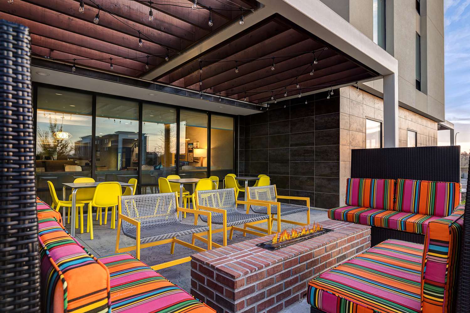Фото Home2 Suites by Hilton Dekalb