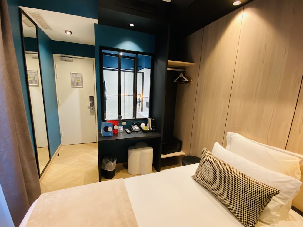 Фото Grand Hotel Clichy Paris