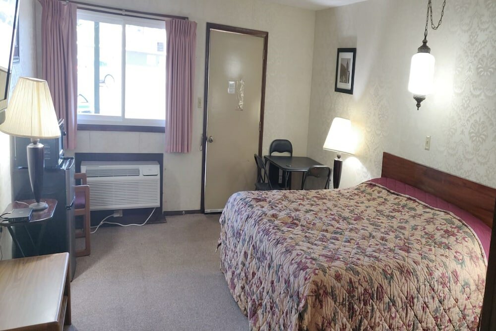 Фото Love Hotels Tomahawk by Oyo at Lake Mohawksin Wi