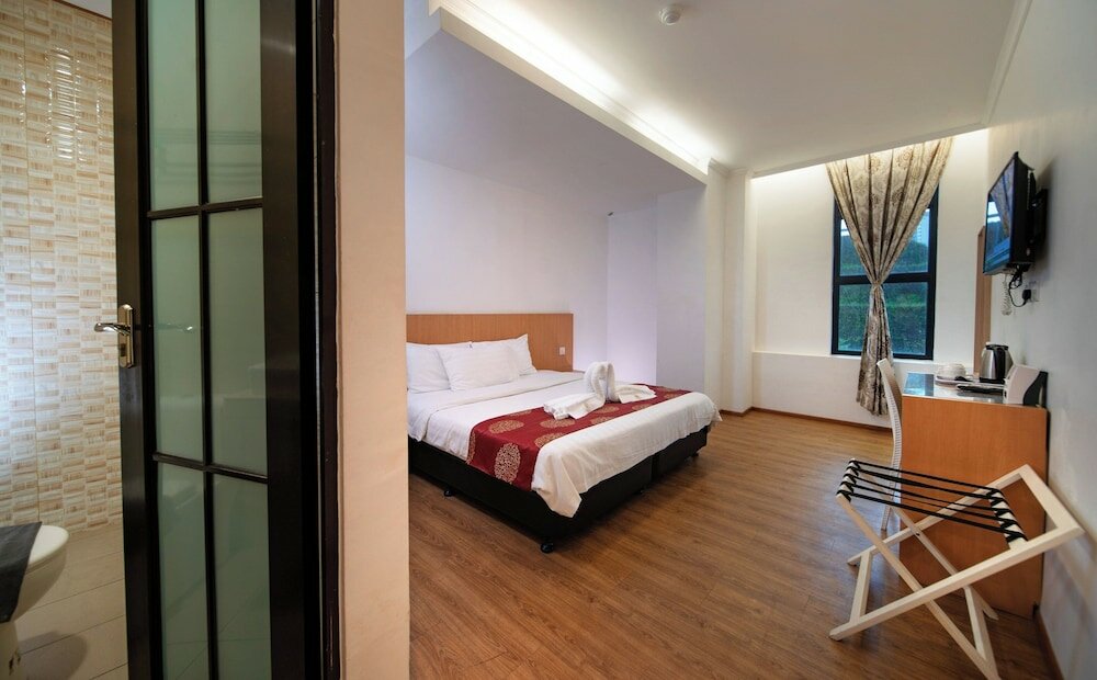 Фото 1 Million Hotel