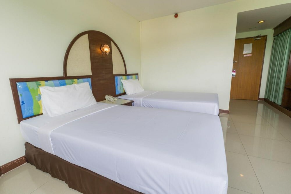 Фото Lake Inn Hotel