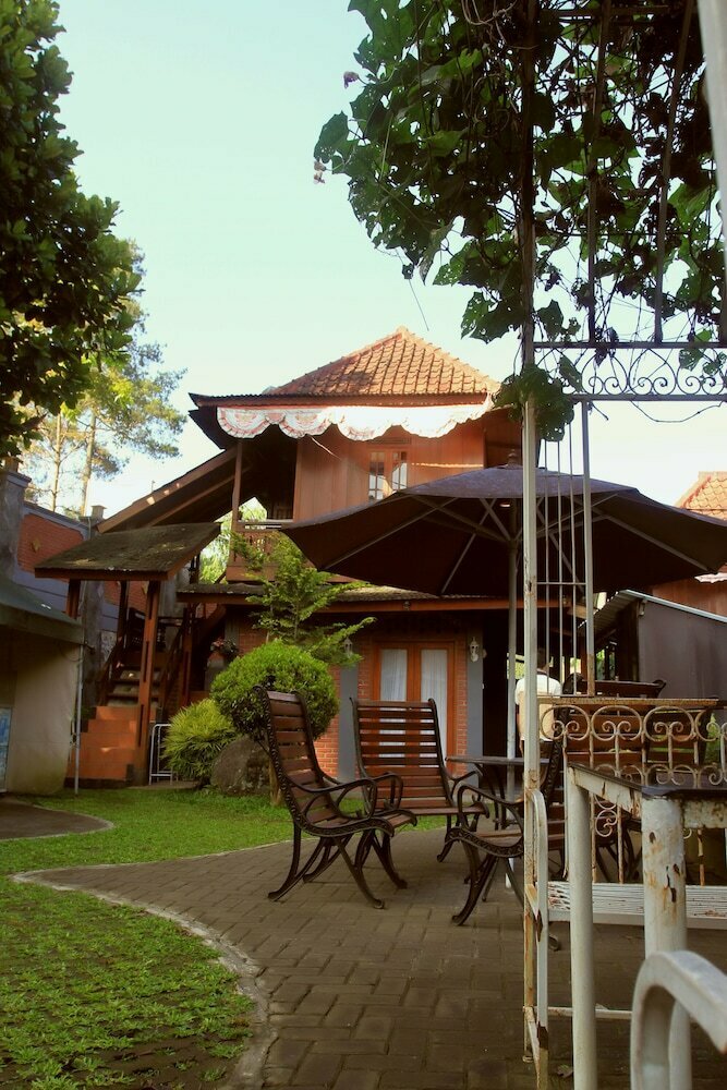 Hotel Bantal Guling Villa Bandung, West Java, photo