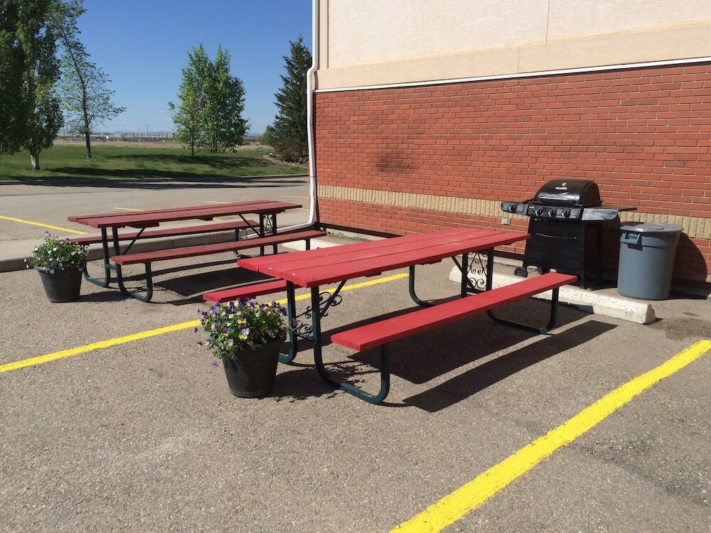 Фото Super 8 by Wyndham High River Ab