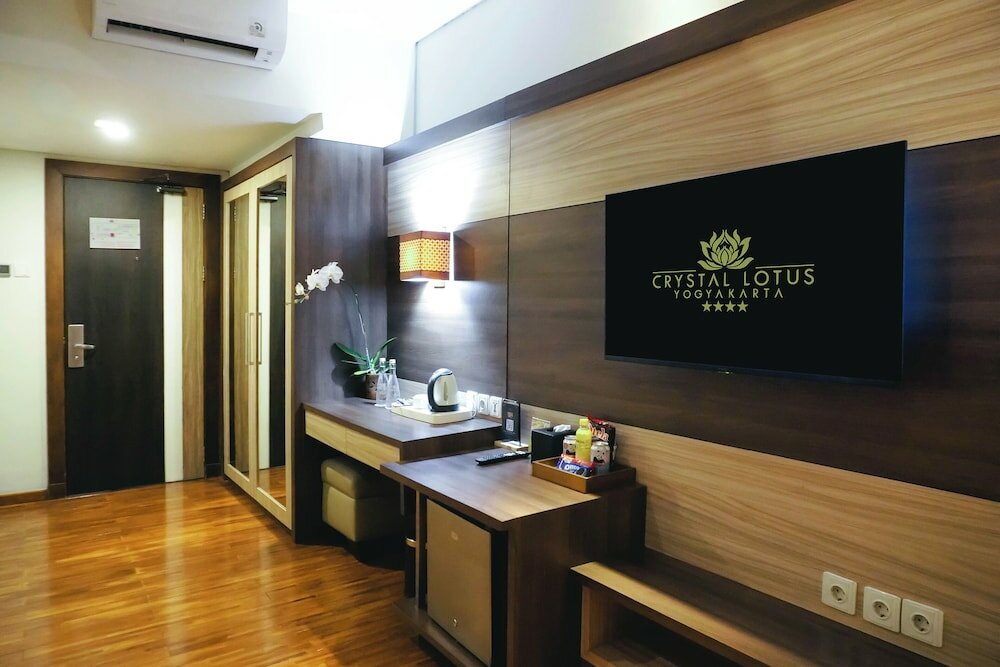Фото Crystal Lotus Hotel Yogyakarta