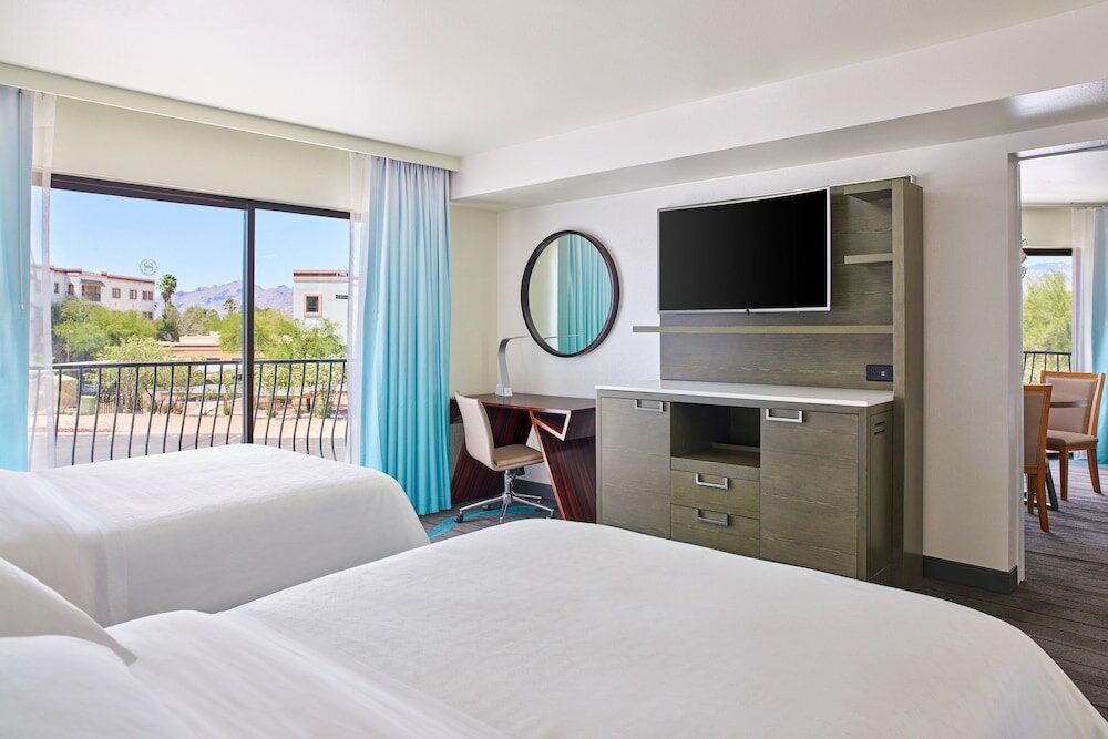 Фото Sheraton Tucson Hotel and Suites