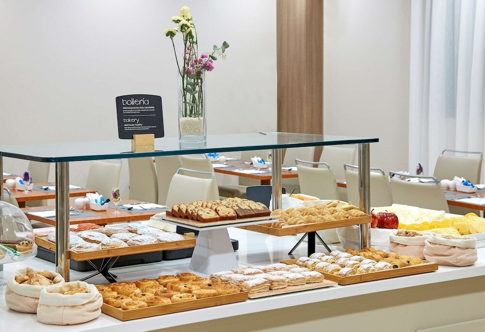 Фото Hotel NH Valencia Las Ciencias