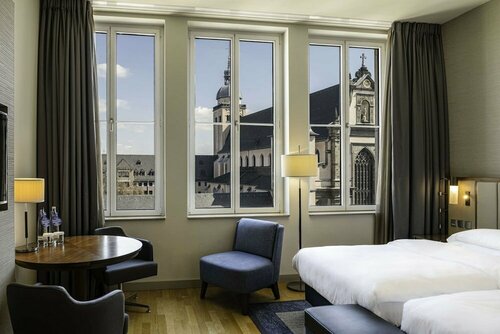 Внешний вид отеля Hilton Cologne в Кёльне, фото 4