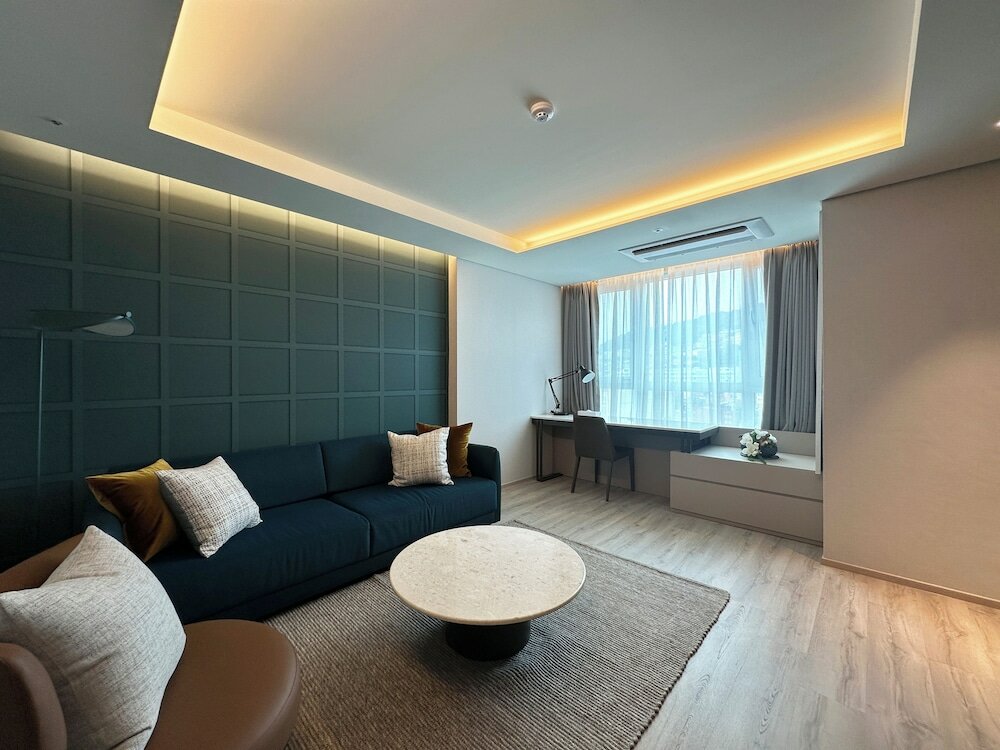 Фото Crown Harbor Hotel Busan