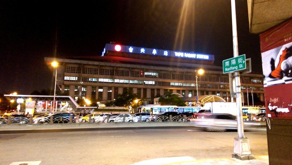 Фото отеля 2