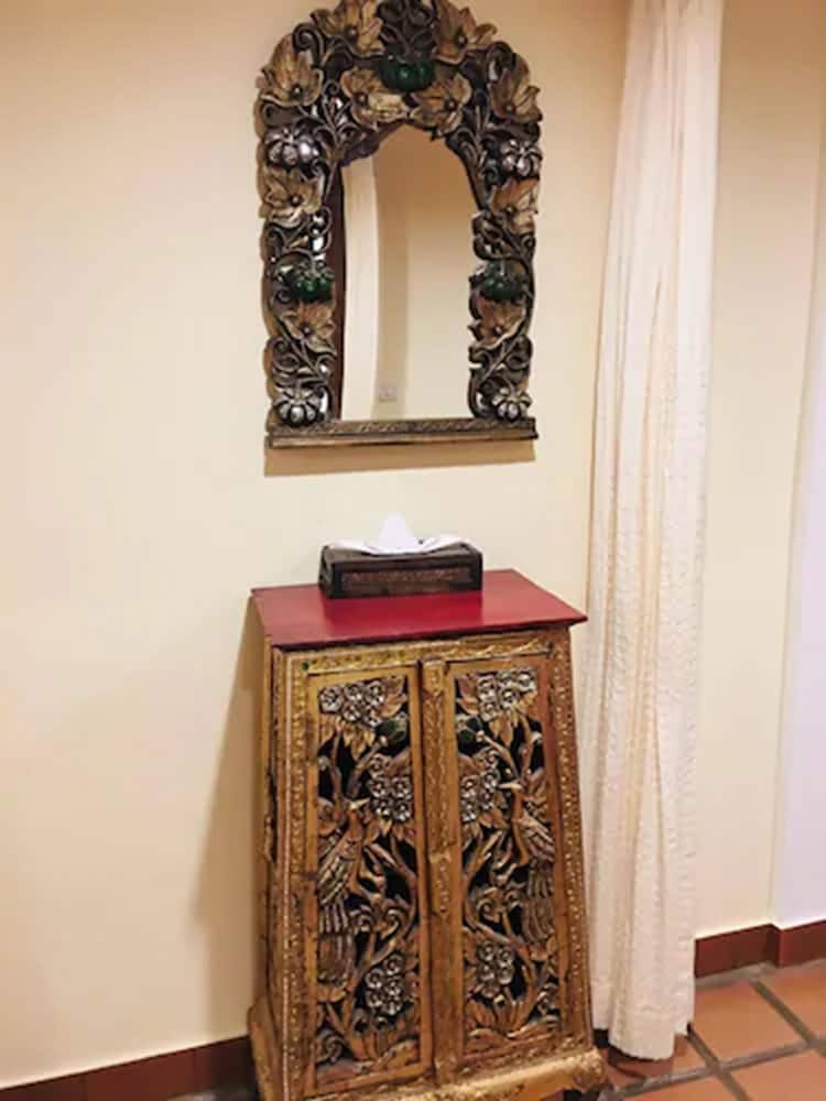 Фото Nirvana Boutique Suites 