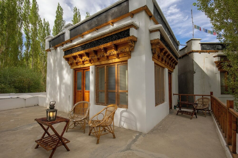 Фото Welcomheritage Lha - Ri - Sa Resort