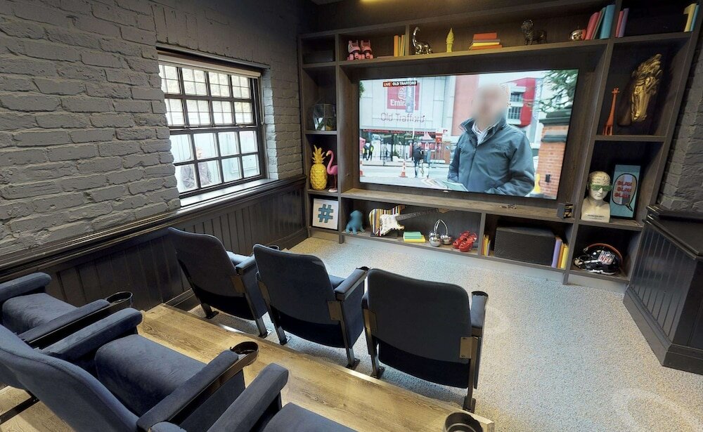 Фото Village Hotel Liverpool