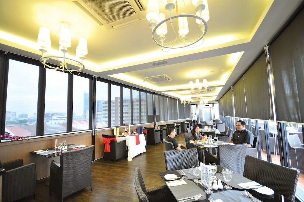 Фото The Sterling