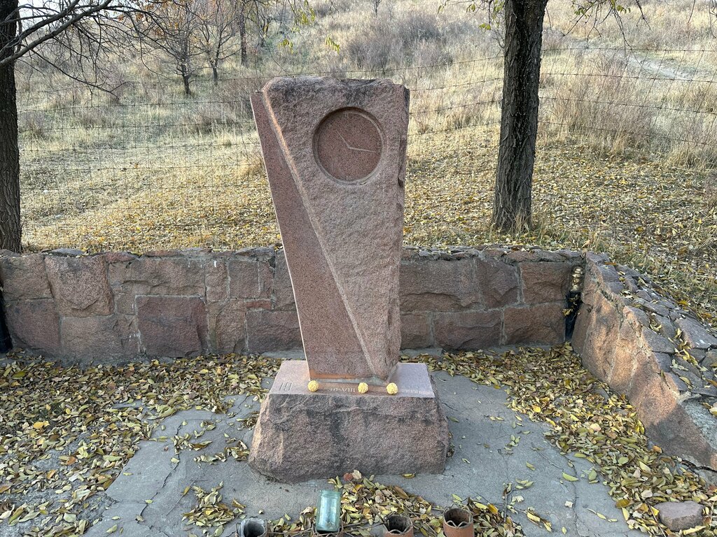 Monument, memorial Victims of the Tu-134 plane crash on August 30, 1983, Alma‑Ata District, photo