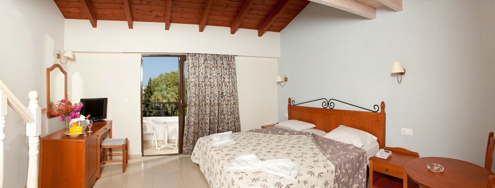 Фото Matoula Beach Hotel