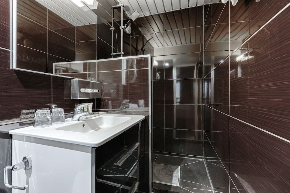 Фото Hôtel Léman Opéra Paris