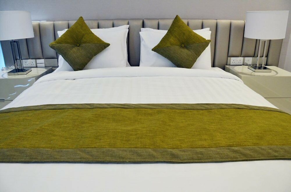 Фото The Lodge Suites