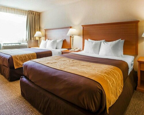 Внешний вид отеля Quality Inn Kirkland в Киркленде, фото 3
