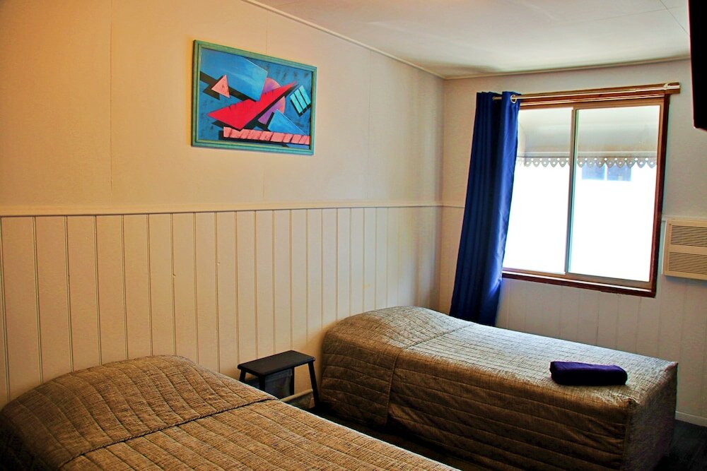 Фото Brisbane Manor Hotel