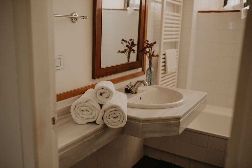 Фото Hotel Posada de Valdezufre