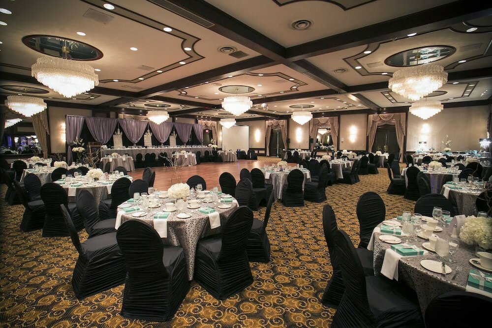 Фото Chateau Lacombe Hotel