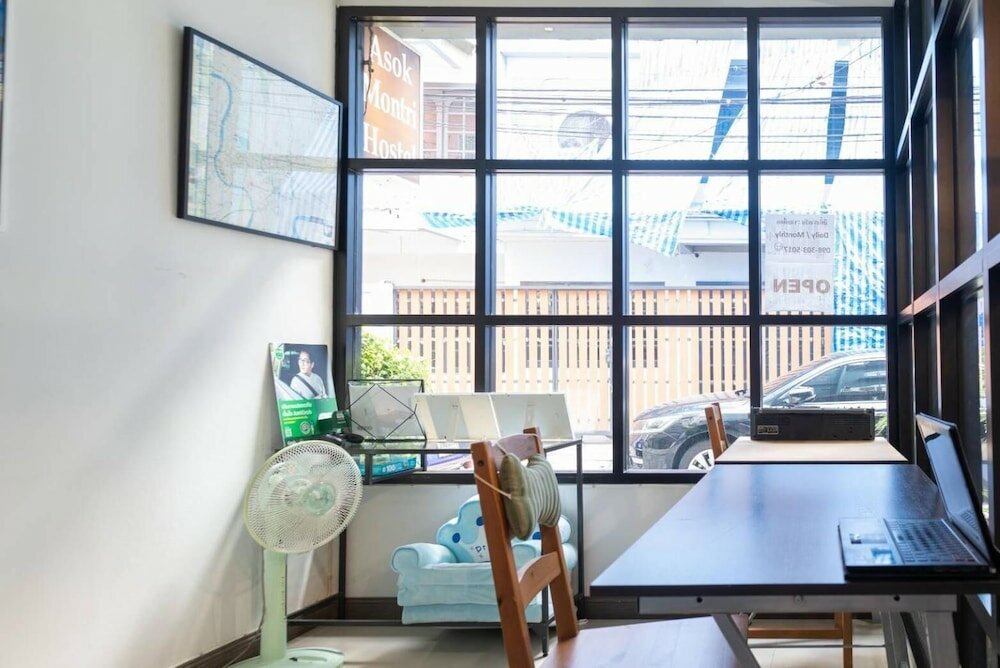 Фото Asoke Montri Hostel
