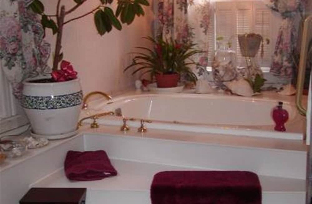 Фото The Inn on the Horse Farm