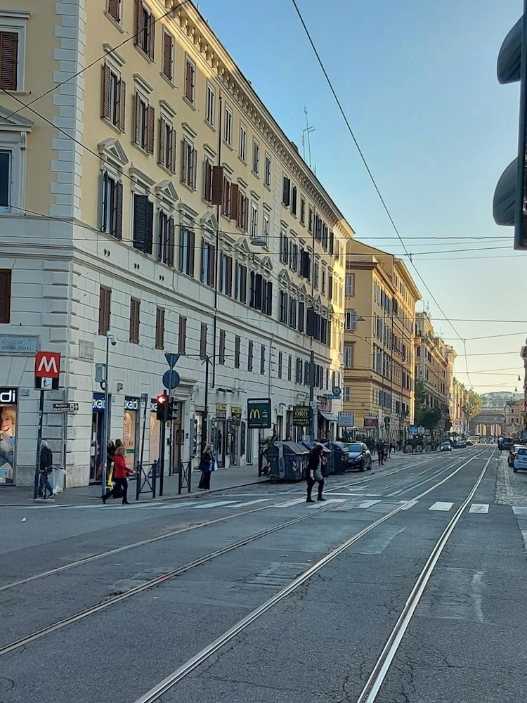 Фото Vatican Rooms Guest House