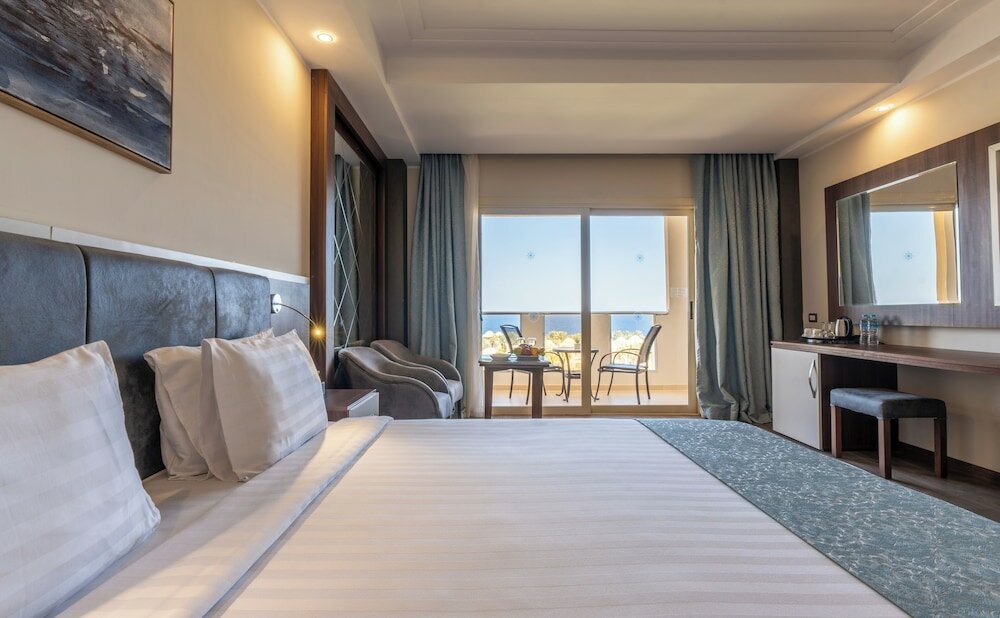 Фото Serenity Alpha Beach