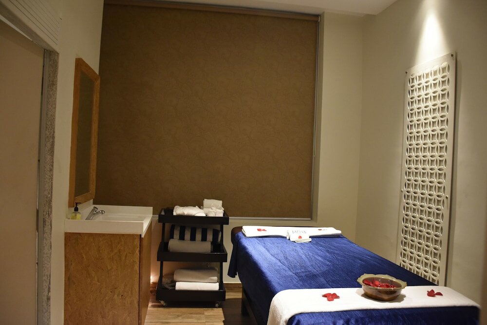 Фото Lemon Tree Premier Patna