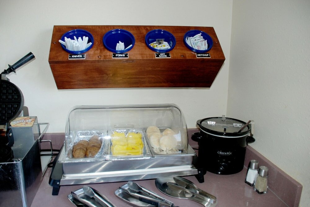 Фото Days Inn by Wyndham Dyersburg