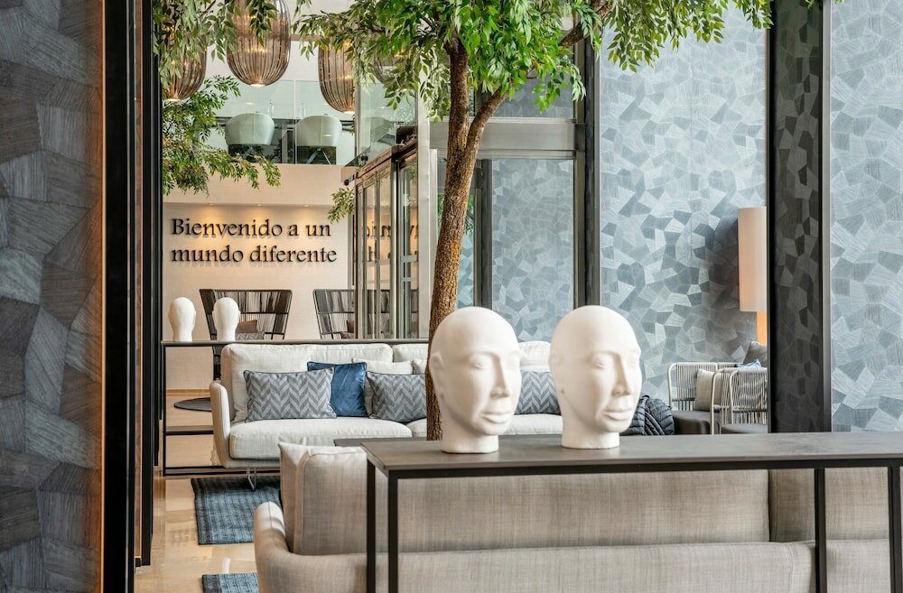 Фото Hotel Ilunion Valencia 4