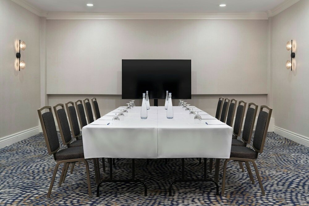 Фото Delta Hotels by Marriott Saskatoon Downtown