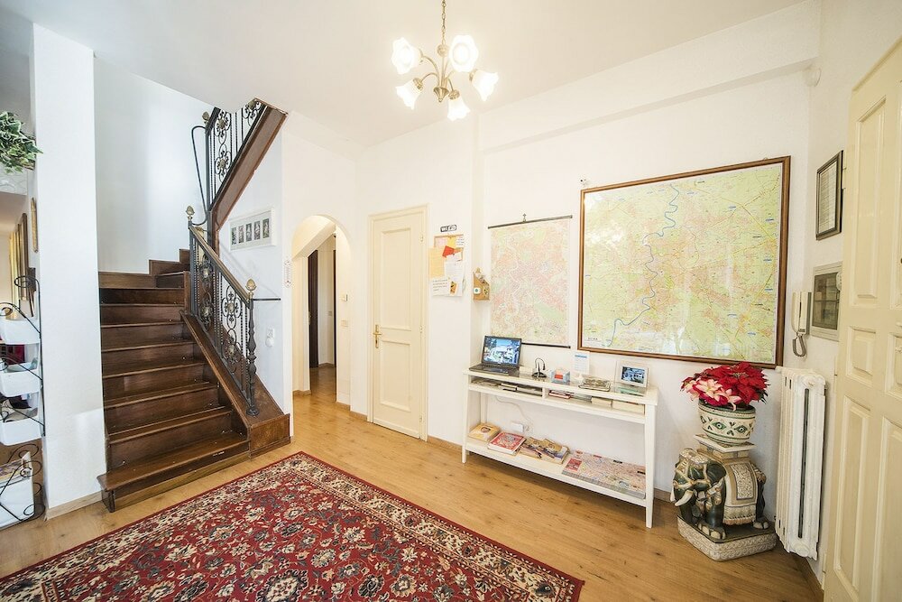 Фото Casale dell'Insugherata B&b Roma