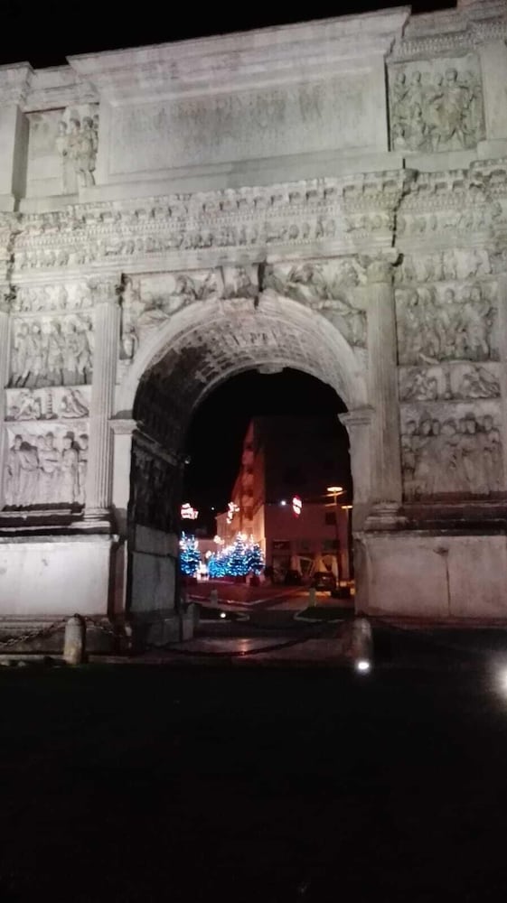 Фото B&b Domus Traiani