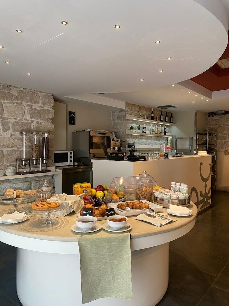 Фото Hotel El Homs Palace