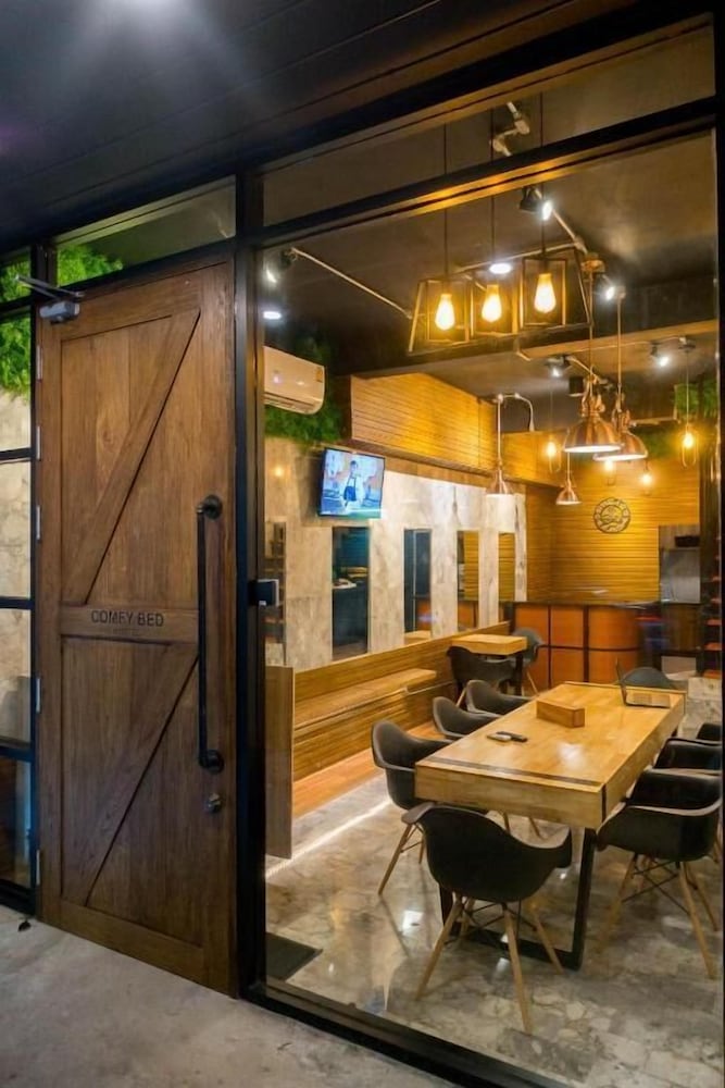 Фото Comfy Bed Hostel - Adults Only
