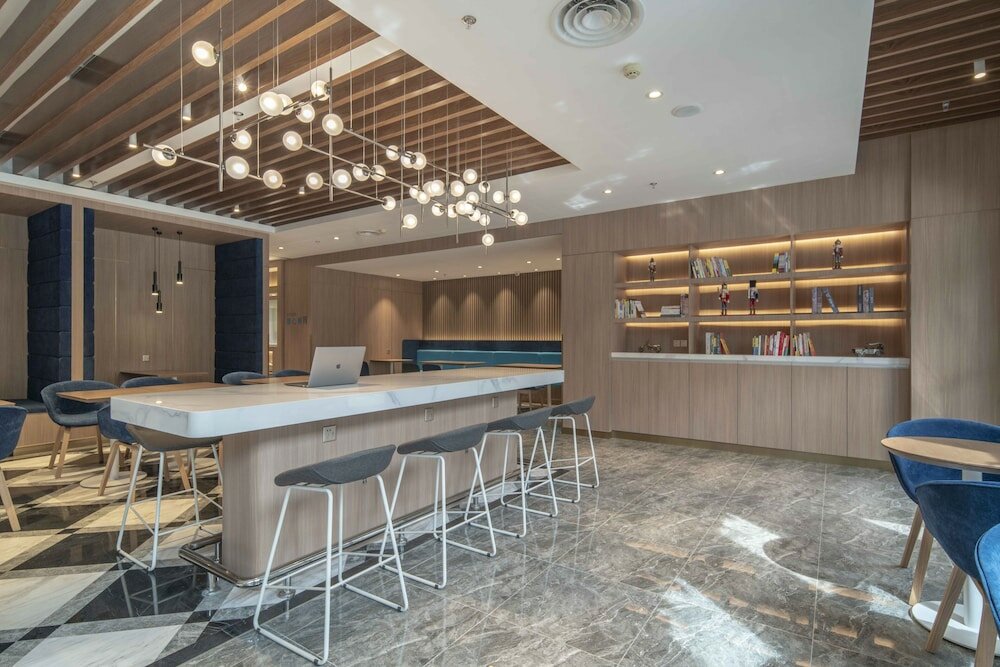 Фото Holiday Inn Express Shanghai Jinqiao Central, an Ihg Hotel