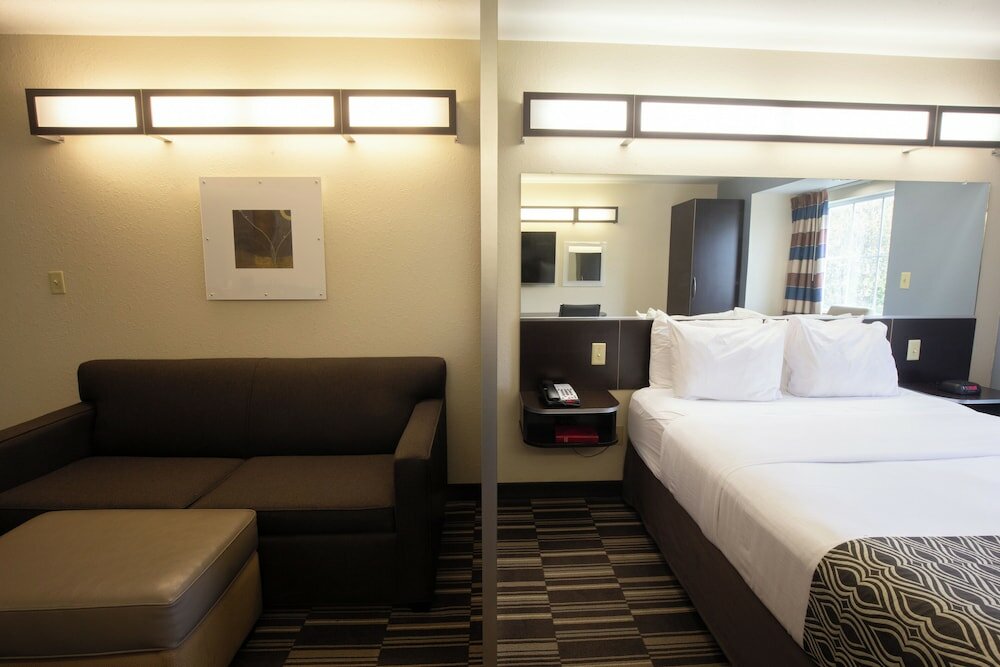 Фото Microtel Inn & Suites by Wyndham Waynesburg