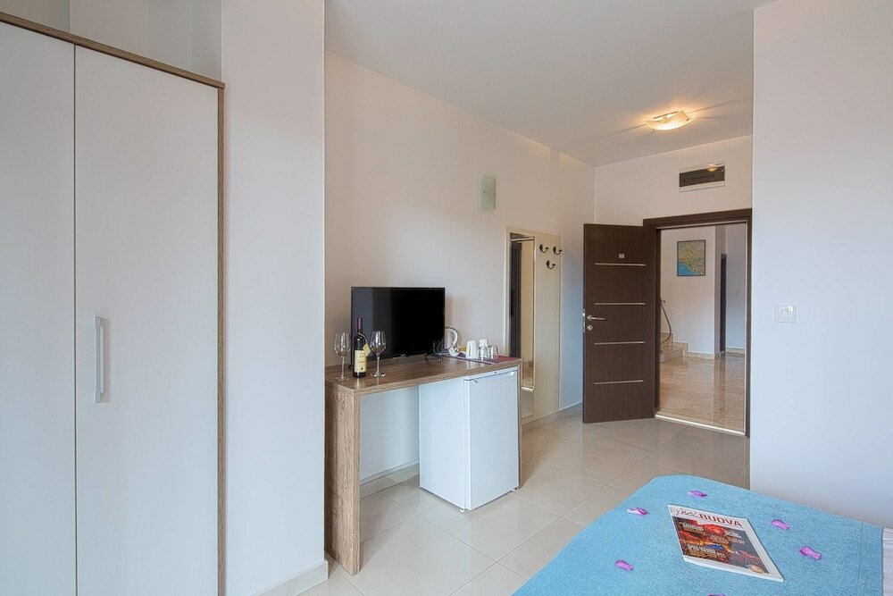 Фото Le Marc Guesthouse